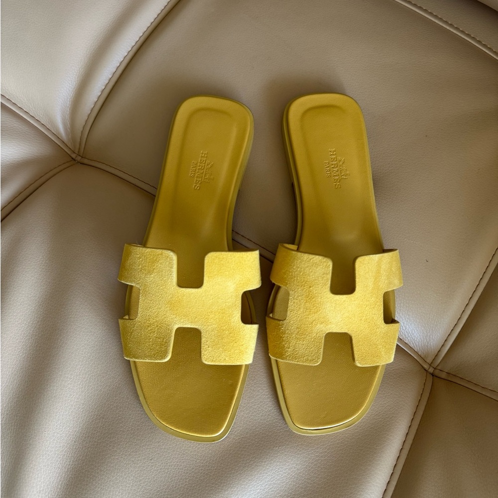 Hermes Oran Flats